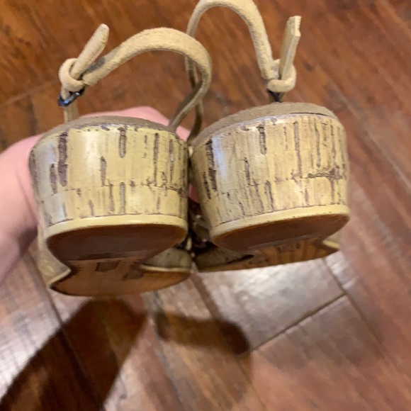 Aerosoles beige and faux snake strapped wedge. New!! - Picture 5 of 8